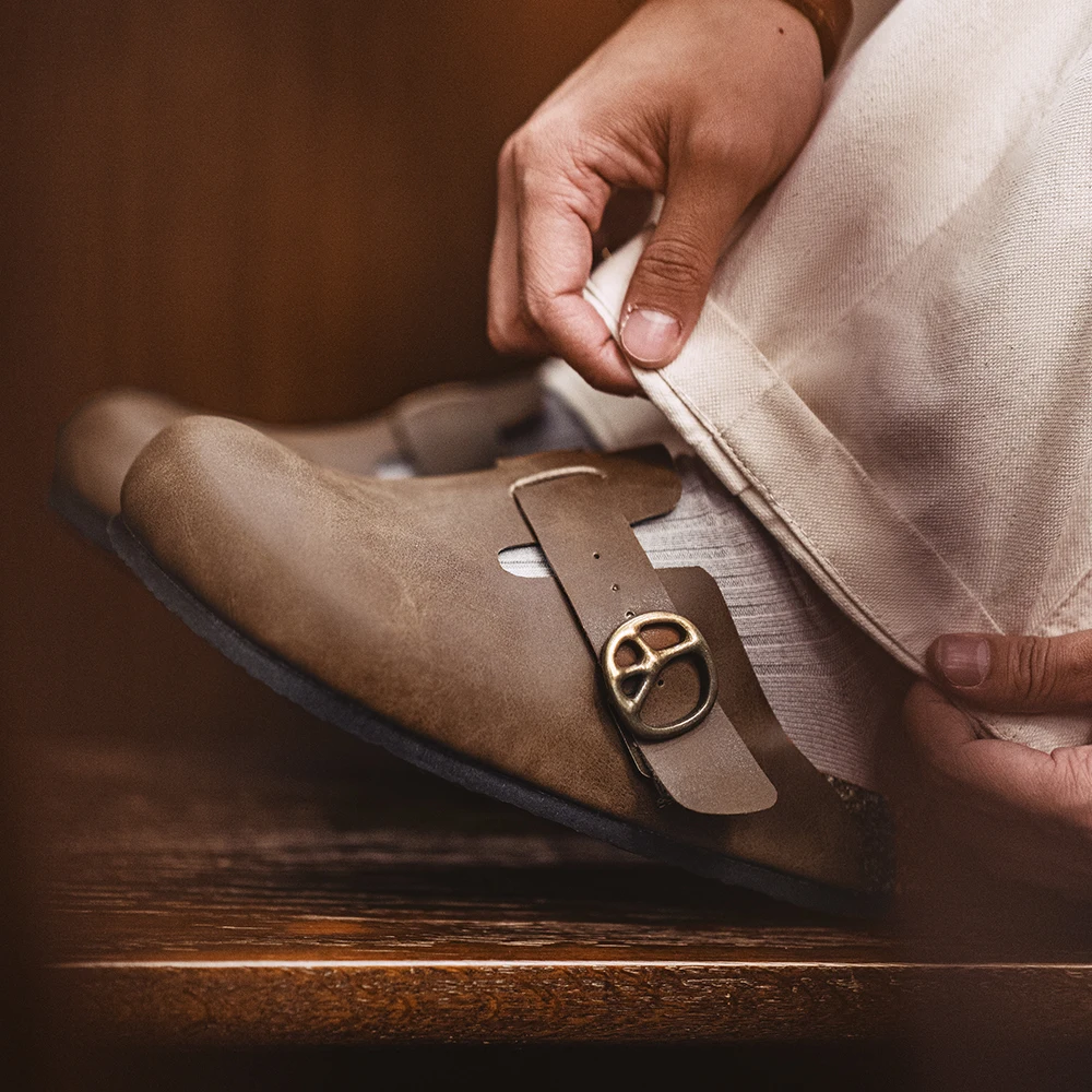 sabot en cuir marron homme